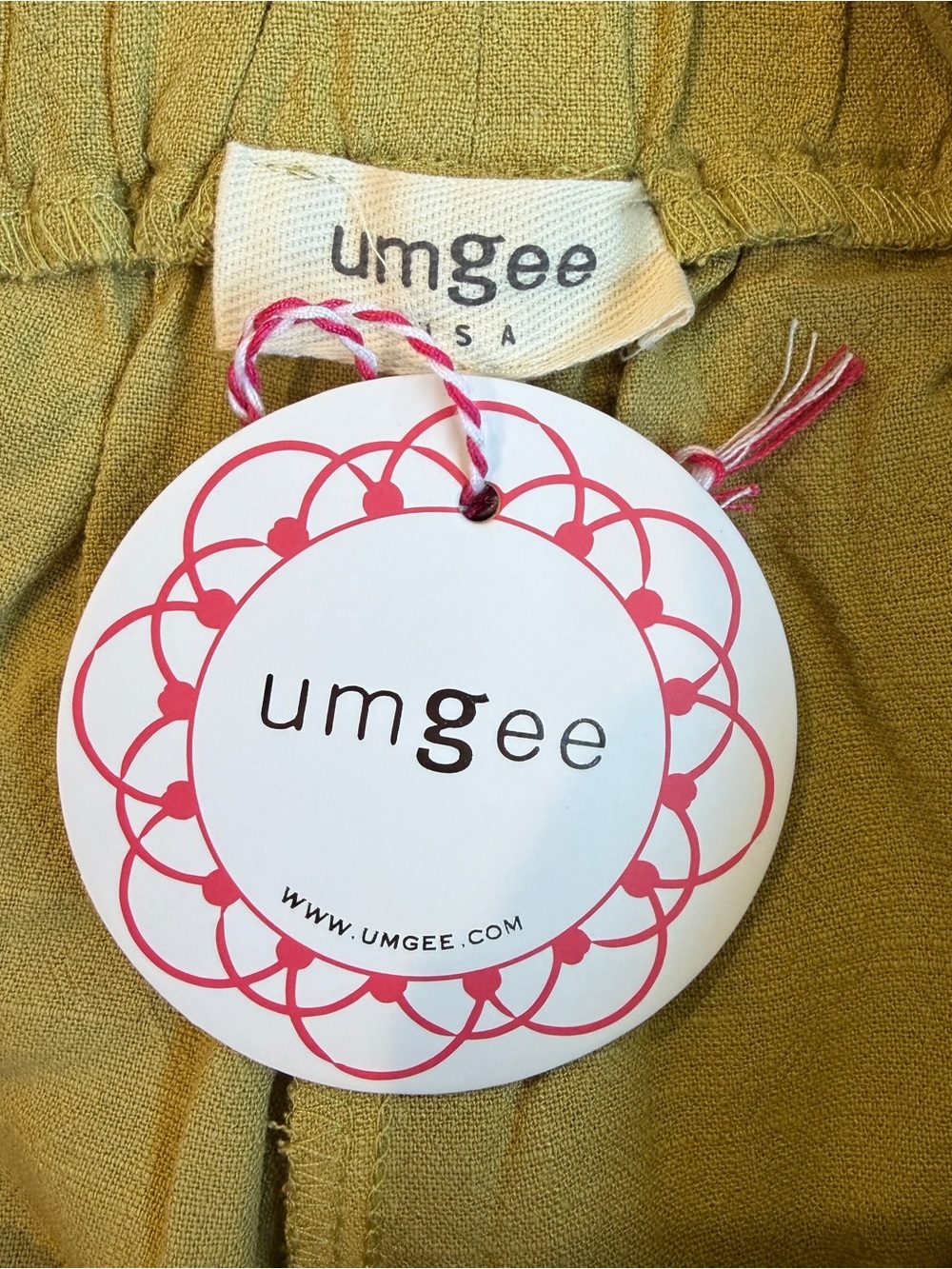 Umgee Linen Blend Shorts with Floral Embroidery - Picture 5 of 6